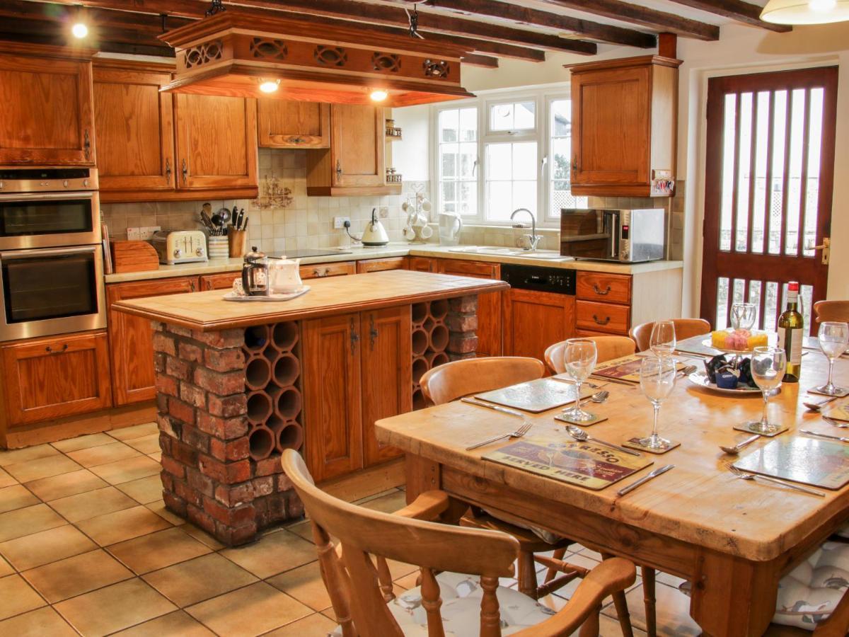 Bryn Celyn Villa Oswestry Exterior photo